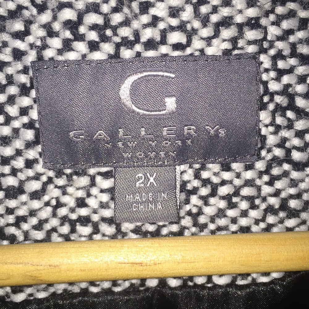 Gallery New York women’s coat - Picture 2 of 4